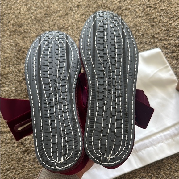 Venezia Red Dress Shoes with Velvet Bow - Picture 3 of 5